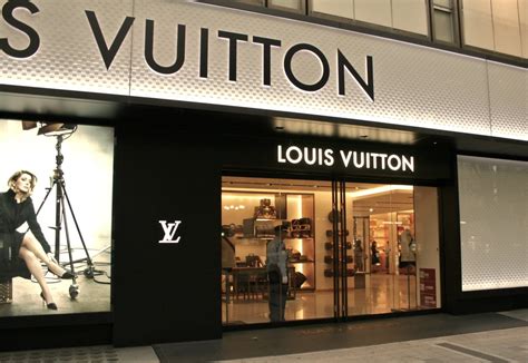 louis vuitton shop in rome italy